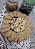 Oat crispy cookies (original, keju, chocochips, kismis, coffe)