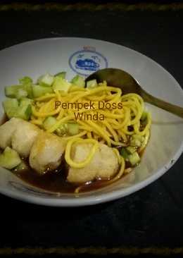 Pempek Doss lembut pake banget (garing diluar lembut didalam)