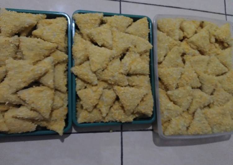 cara membuat Risolles isi rougut ayam kentang