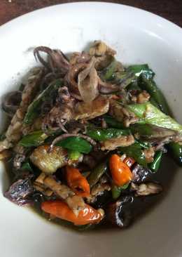 Tumis cumi asin campur tempe cabe ijo