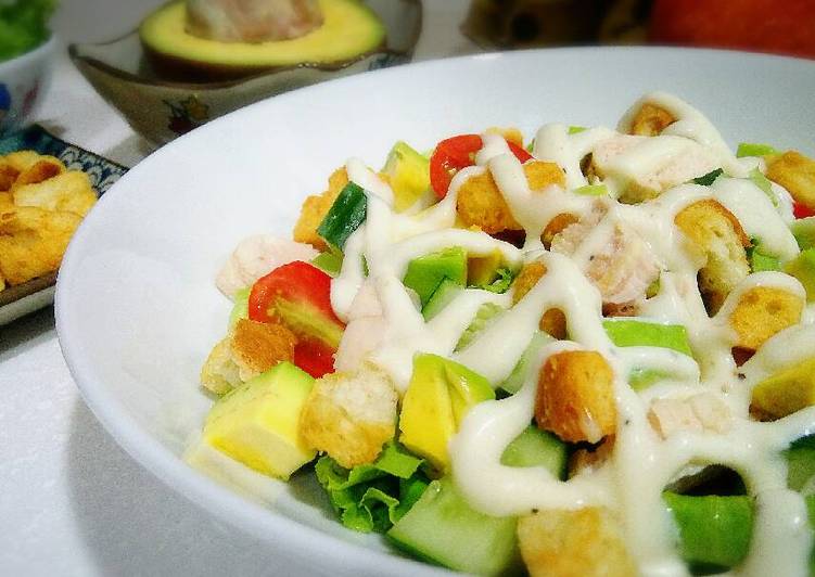 bahan dan cara membuat Chicken Avocado Salads