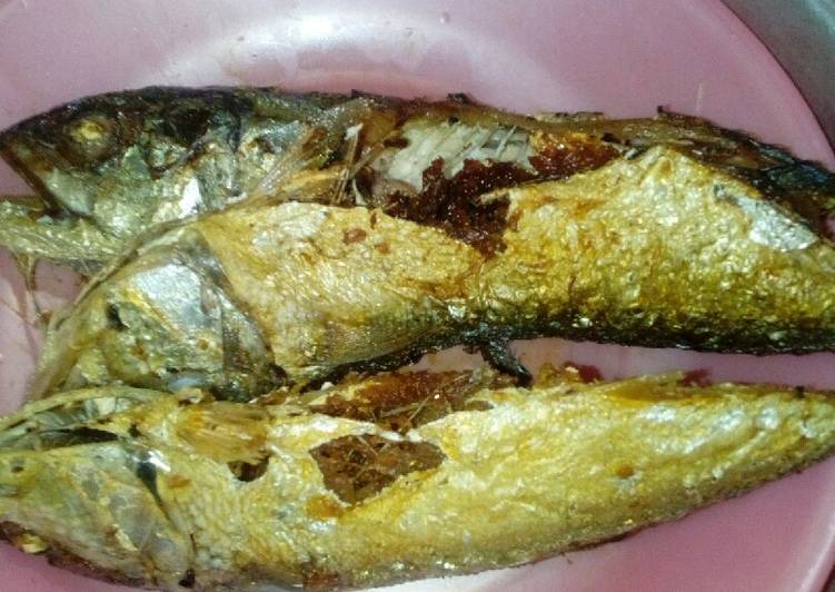 gambar untuk cara membuat Ikan kembung goreng