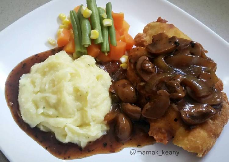 gambar untuk resep Creamy Mashed Potato (ala Mbak Endang JTT). Teksturnya haluusss nan lembuutttt