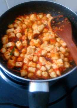 Buyalinghu Balado (Butiran Ayam Giling Tahu)