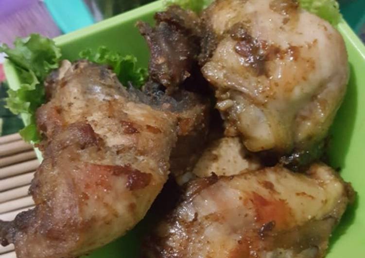 resep lengkap untuk Ayam goreng Mbok Berek ala fe’ #rabubaru