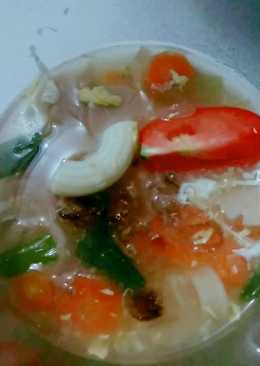 Sayur sop mantel sosyam (alias makaroni telur sosis ayam)