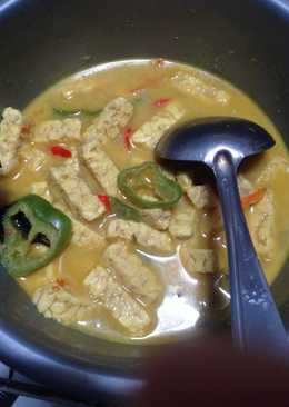 Nyemek tempe cabe gendot