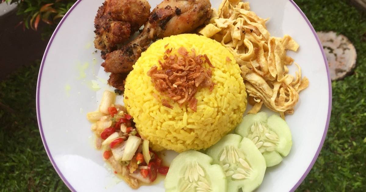 Resep Nasi Kuning Simple oleh suryani azhari - Cookpad