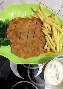 Chicken katsu with cream mushroom sauce