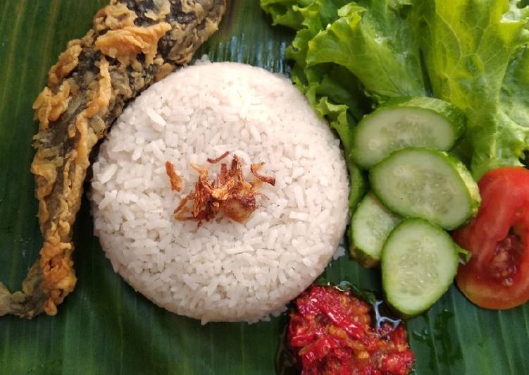 gambar untuk resep Nasi uduk+lele goreng tepung