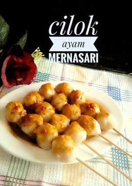 Cilok ayam dengan saos kacang