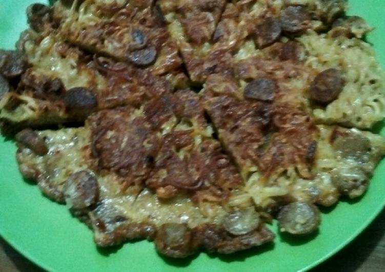 gambar untuk resep makanan Pizza Mie Keju