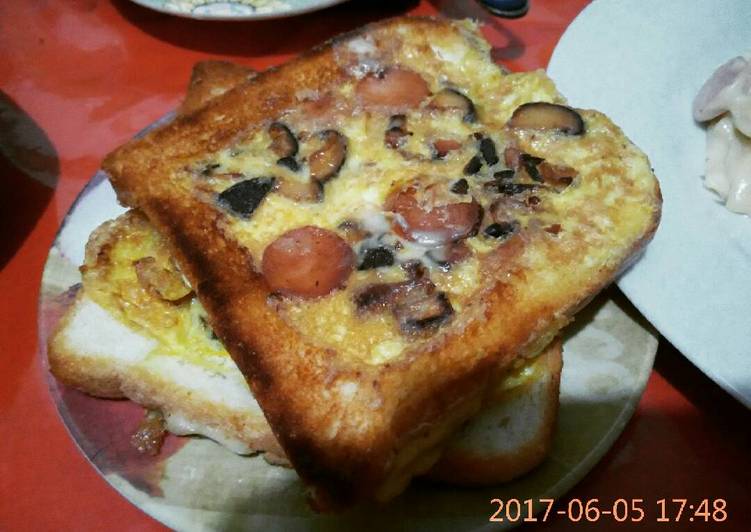 resep makanan Roti Panggang Toping Scramble