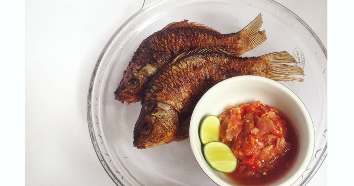 Resep Ikan  Mas  goreng  colek sambel oleh heffy setya aji 