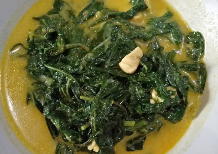 cara membuat Sayur Daun singkong ala Aini