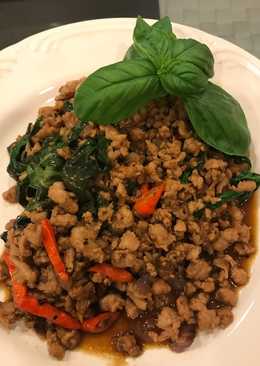 Stir Fried Minced Beef/Pork and Basil (simple recipe)