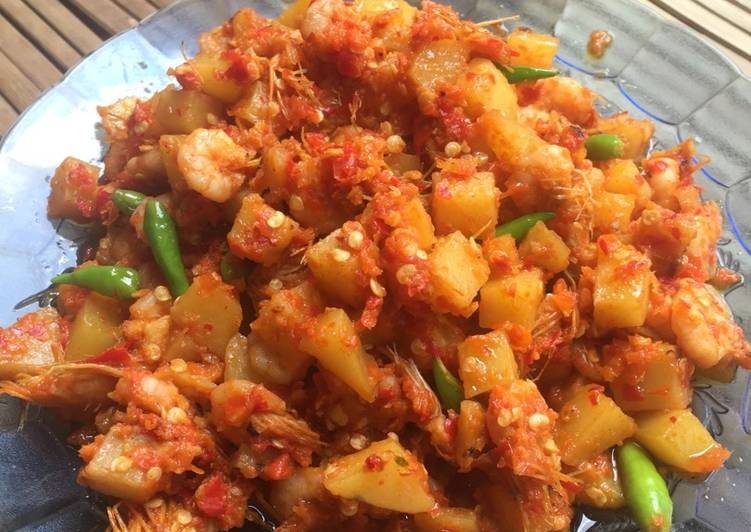 gambar untuk cara membuat Udang Sambal Goreng Kentang Ekstra Pedas a la Ladiba