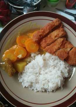 Japanese golden curry with chicken katsu