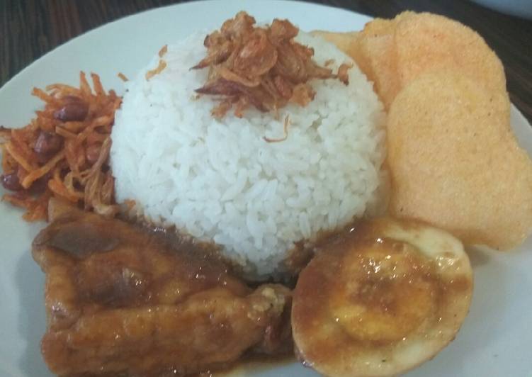 gambar untuk resep makanan Nasi uduk & semur telor tahu #Maree