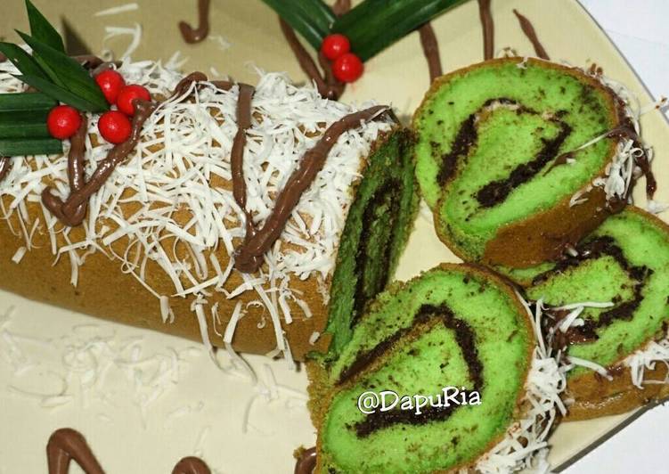 Resep Bolu gulung pandan filling coklat lembut Dari Ria Harsanti