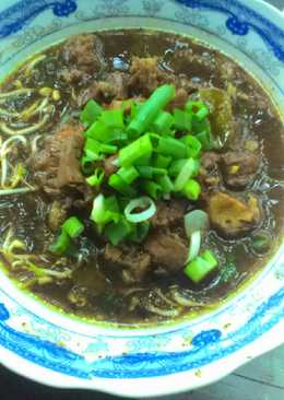 "Rawon perantawan"