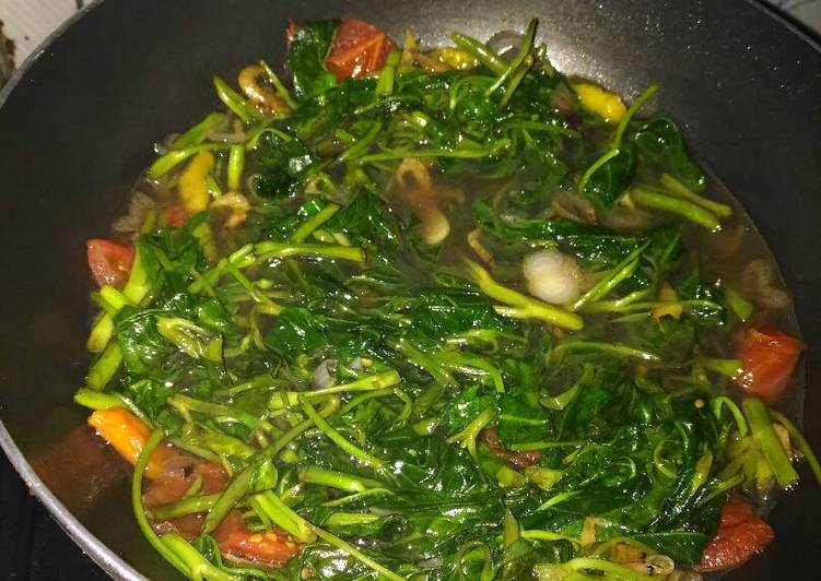 bahan dan cara membuat Cah kangkung udang kering