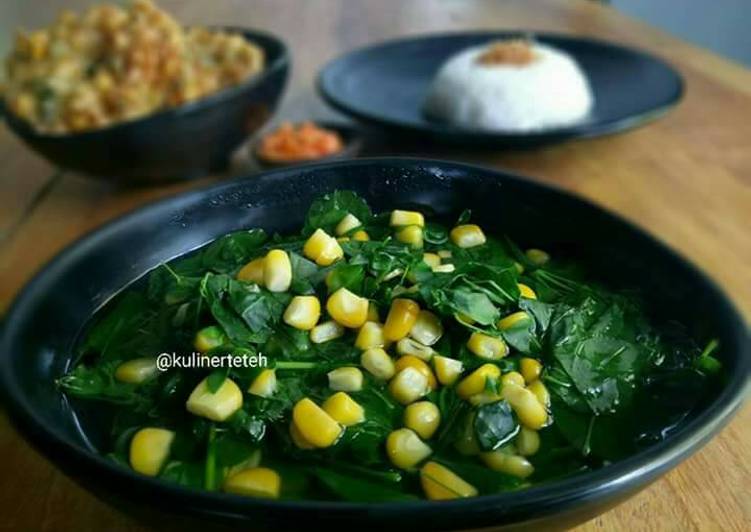 resep masakan Moringa Leaves Clear Soup / Sayur Bening Daun kelor