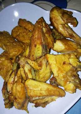 Ungkep ayam dan tempe bumbu kuning