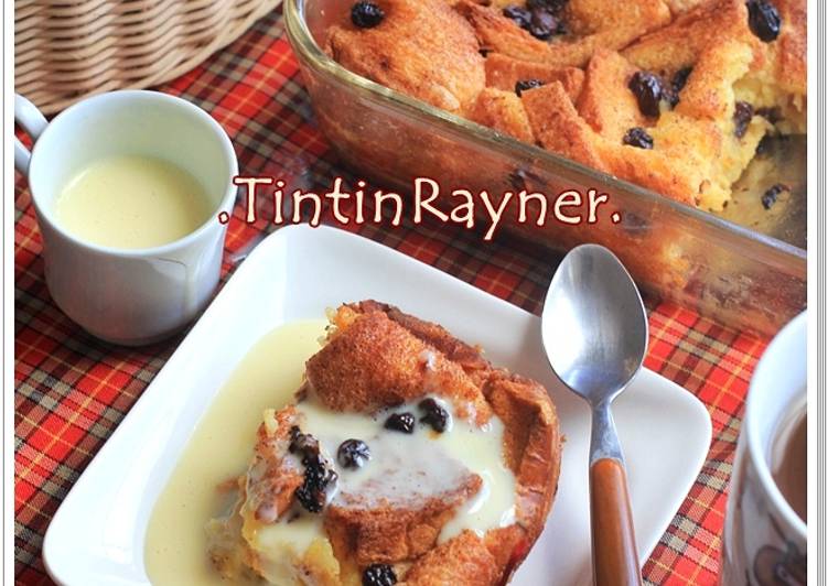 gambar untuk resep makanan Bread Pudding with Vanilla Sauce yang sangat enakk