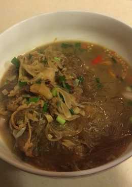 Bihun dan daging sapi kuah