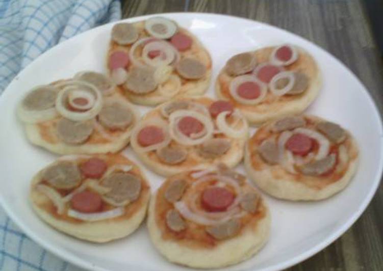 Resep Mini pizza tuna meatball with sausage irit dan praktis By Novita
Kusuma