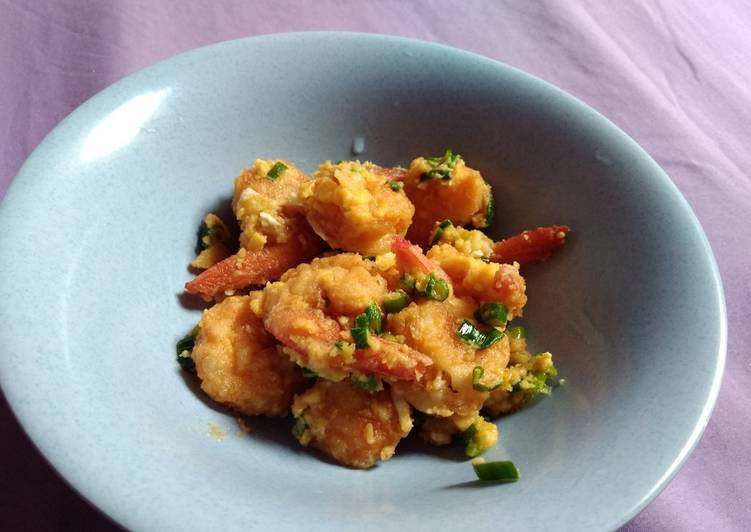 resep masakan Salted egg yolk prawns (Udang saus telur asin)