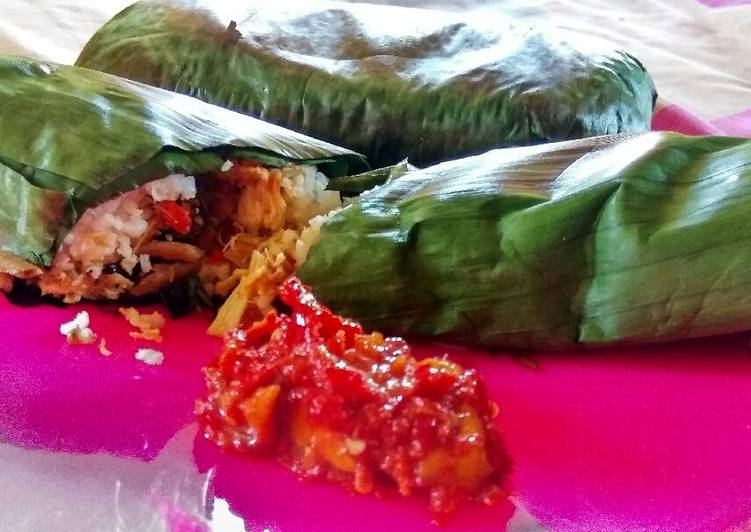 gambar untuk resep Nasi Bakar Ayam Suwir Teri