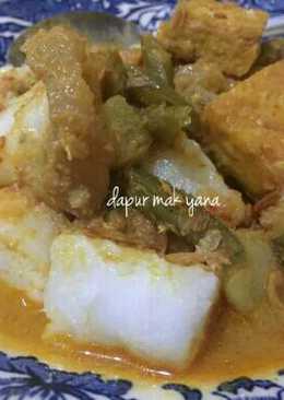 Lontong Sayur (gulai tahu + buncis + labu siam)