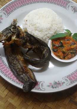 Pecel Lele Sambal Sari Laut Kemangi