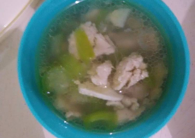 gambar untuk resep Sayur oyong kuah ayam #