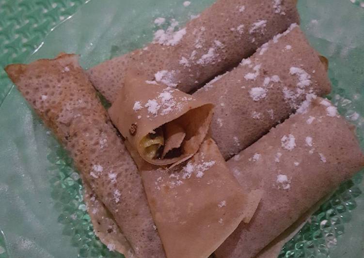 resep Darlung Piscok (Dadar gulung isi pisang coklat) tepung beras