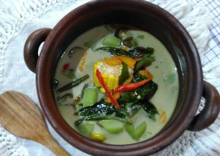 bahan dan cara membuat Sayur lodeh