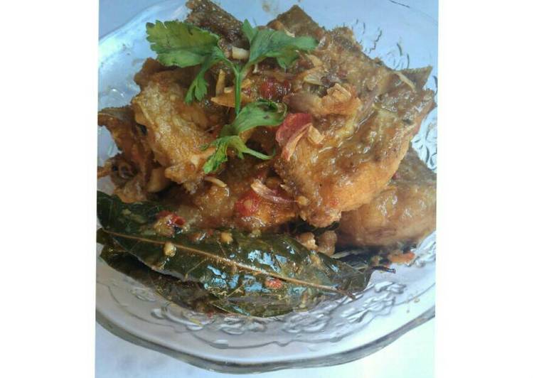 resep Ikan laut bumbu kuning