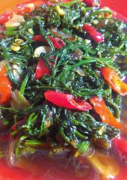 Tumis pakis pedas