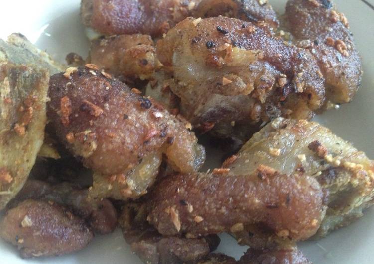 resep lengkap untuk Babi goreng garing/ crispy fried pork