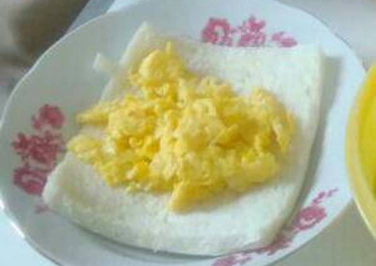 bahan dan cara membuat Scramble egg (ala anak)