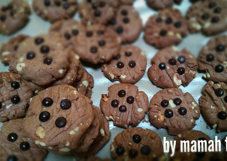 gambar untuk resep Goodtime chocochip kacang tanah simple