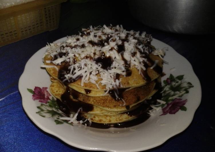 gambar untuk cara membuat Pancake tabur keju, coklat meses dan susu