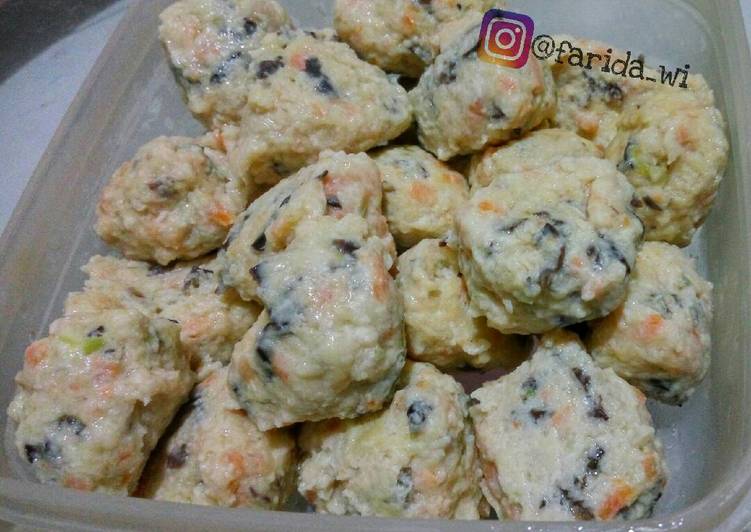 bahan dan cara membuat Bakso ayam jamur kuping