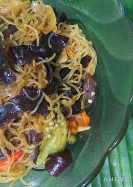 Bihun goreng jamur kuping