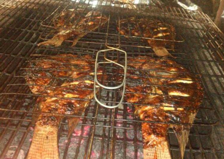 resep lengkap untuk Ikan Mujaer Bakar