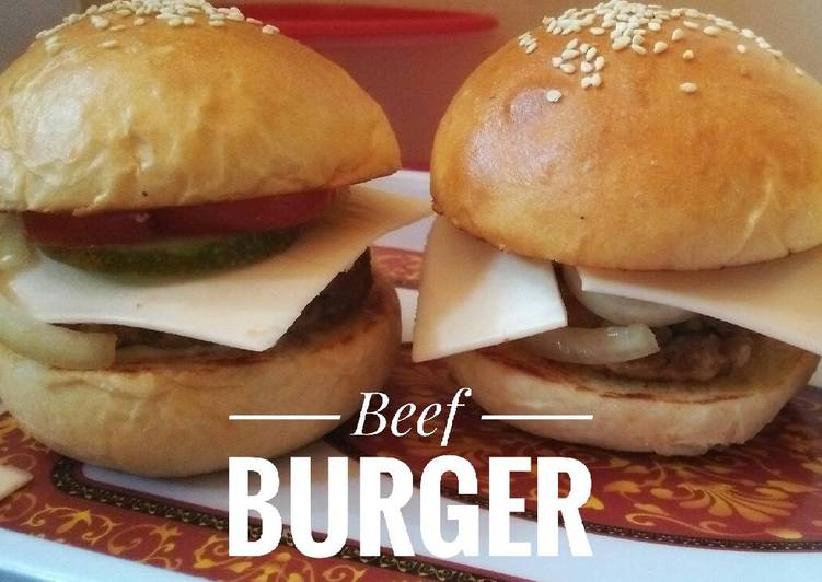 resep lengkap untuk Beef Burger (with homemade burger buns)