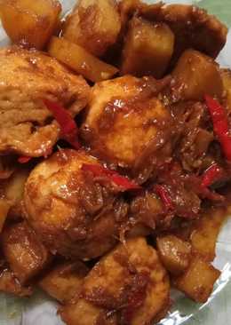 Semur Pedas Telor Tahu Kentang by Farah tanpa Quinn