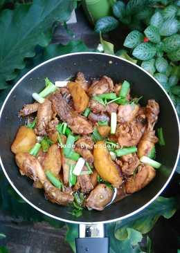 Semur Ayam dan Kentang (#PR_AnekaSemur)